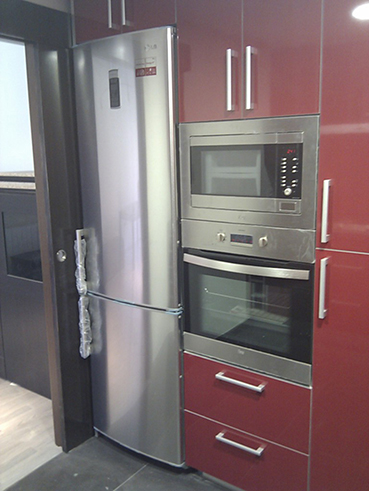 cuina amb armaris vermells